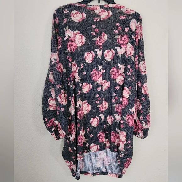 3x Floral Lularoe Top - Picture 4 of 5